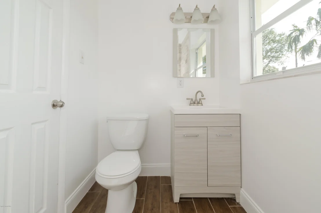 Photo of 1203 Vanderbilt Lane