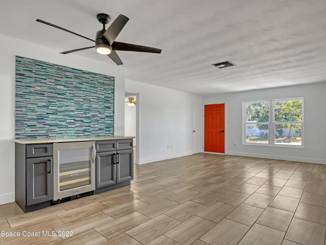 Photo of 800 Forest Road