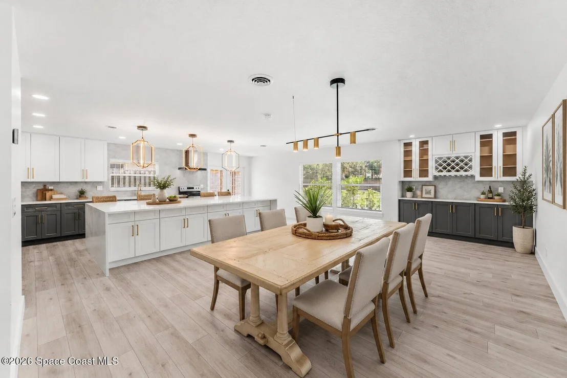 Photo of 470 Seabreeze Drive
