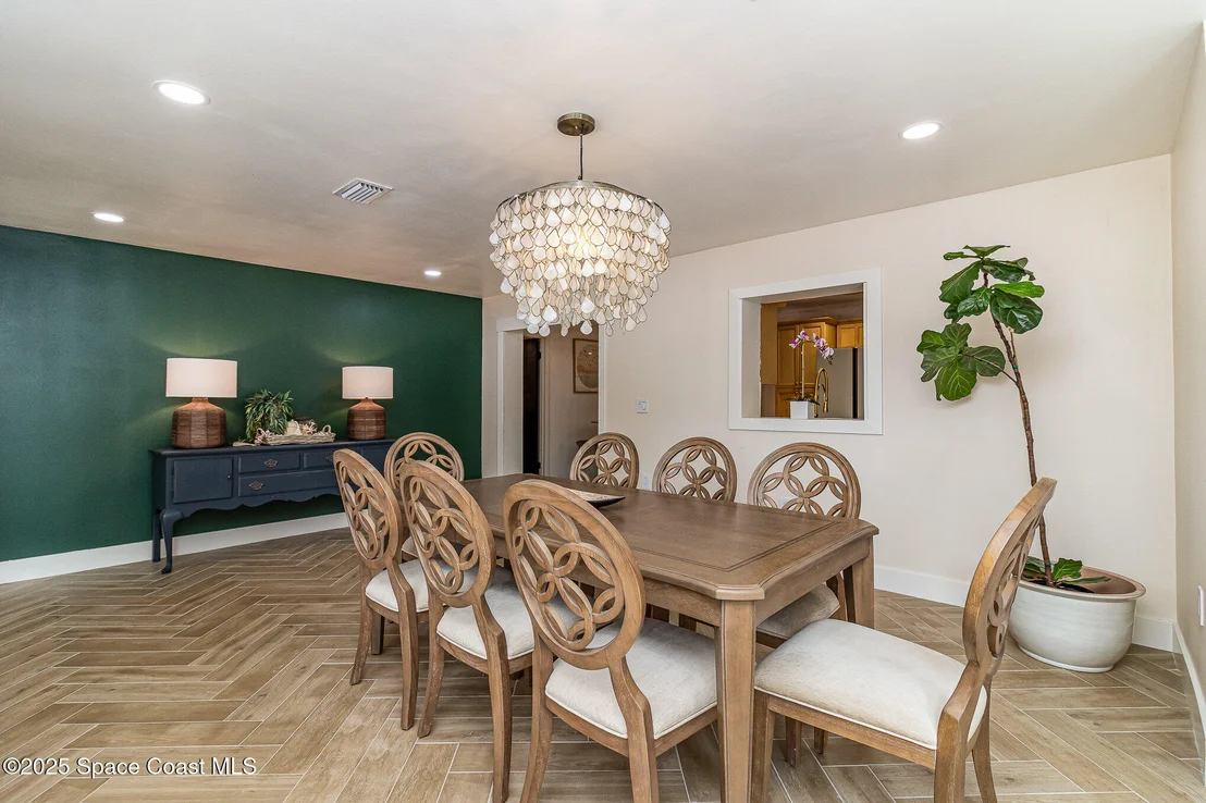 Photo of 2101 Lance Boulevard