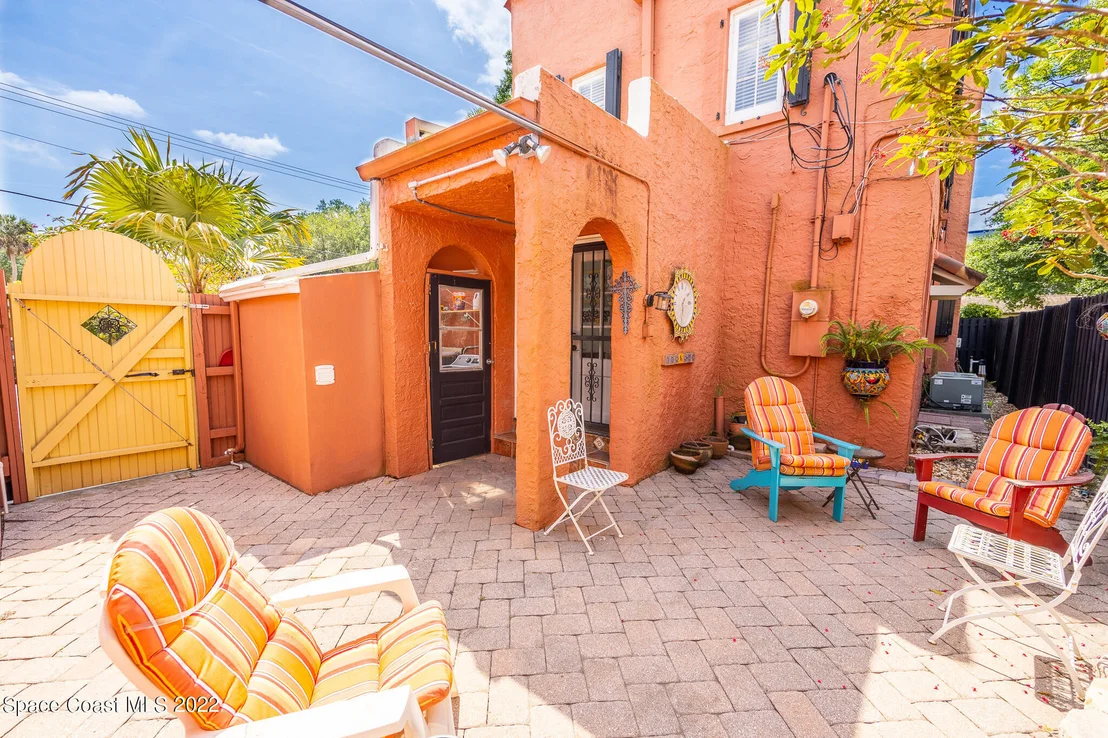 Photo of 102 Valencia Road