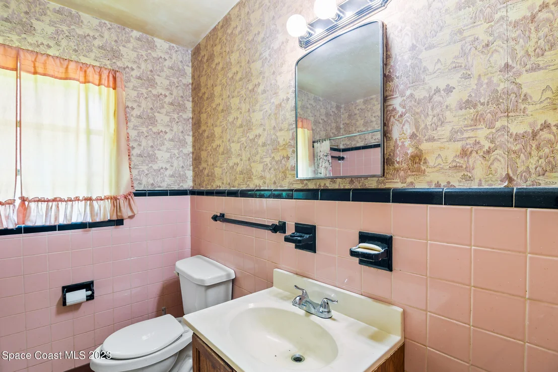 Photo of 423 Audubon Drive
