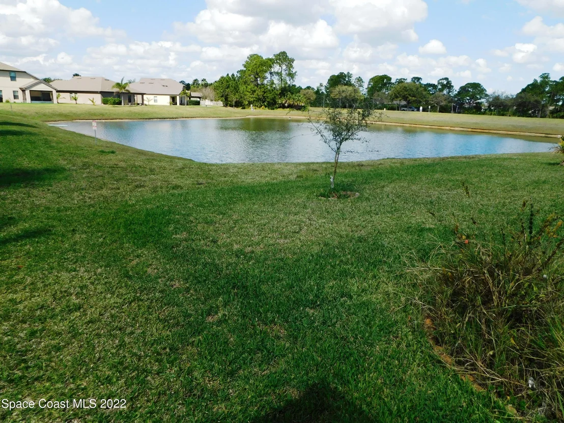 Photo of 431 Trymore Drive SE