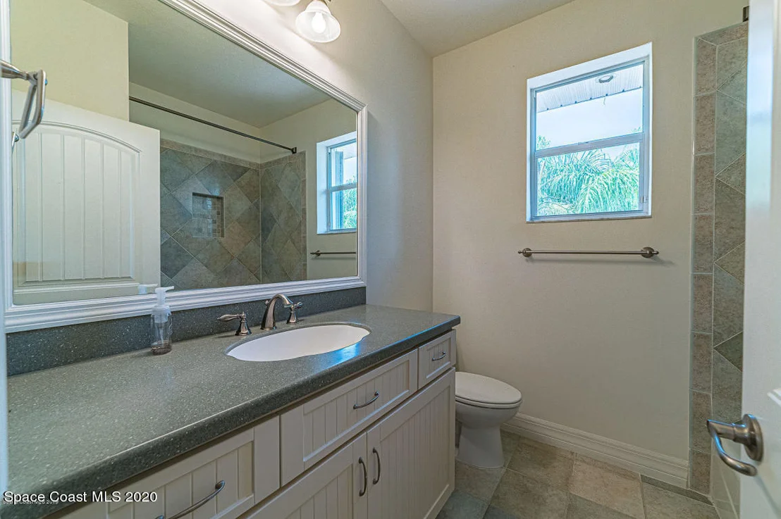 Photo of 160 River Drive