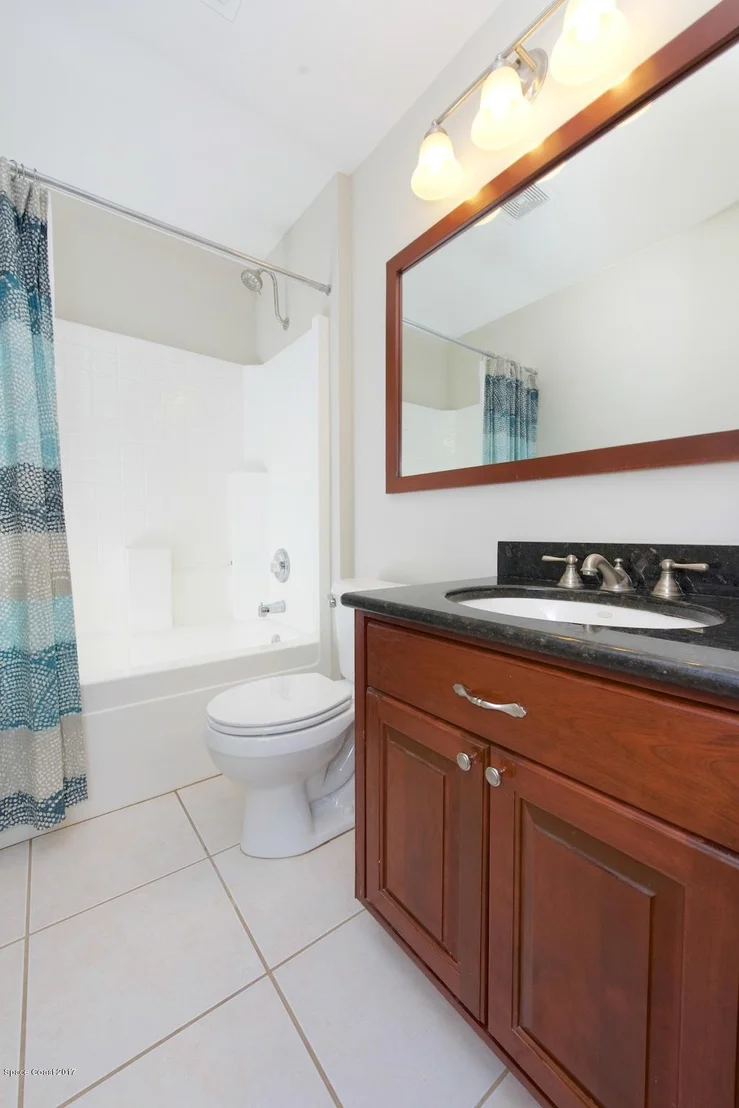 Photo of 976 Villa Drive