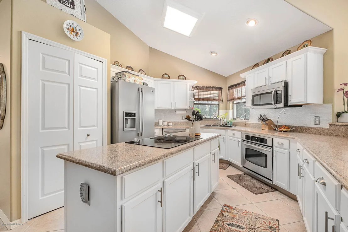 Photo of 5058 Alamanda Drive