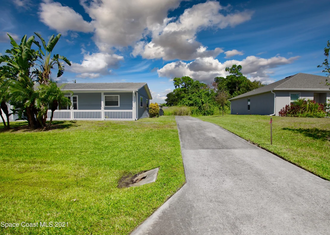 Photo of 918 Bermuda Avenue