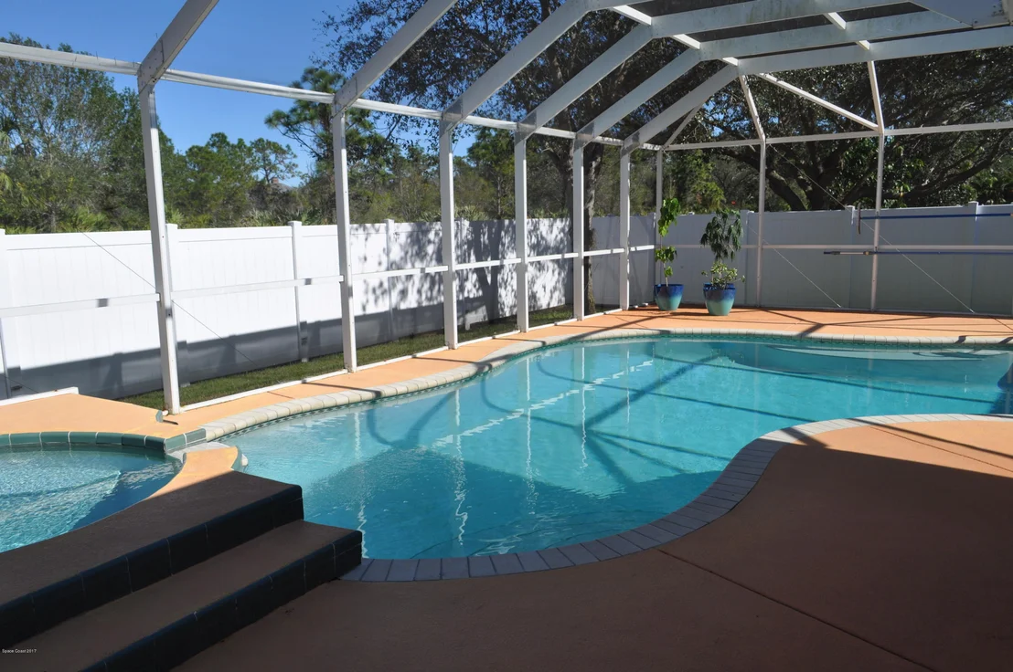 Photo of 1581 Whitman Drive