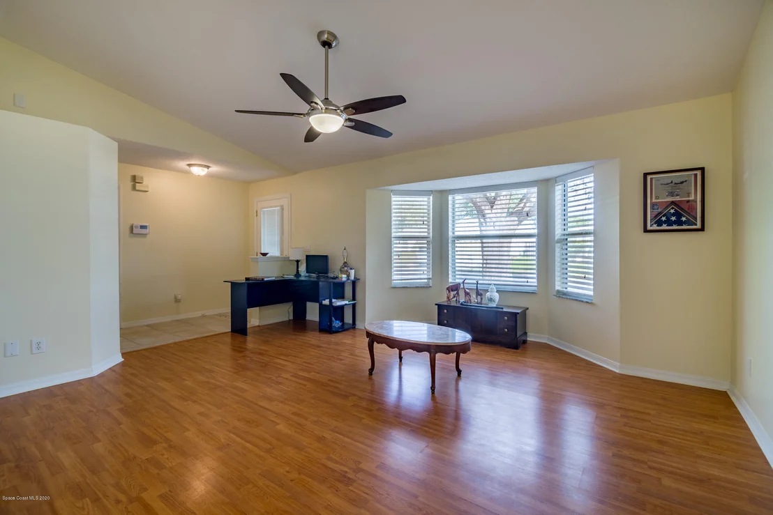 Photo of 217 Oak Lake Road