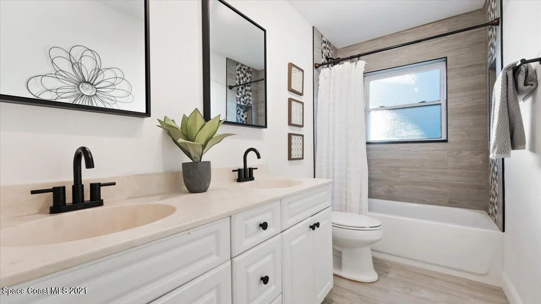 Photo of 2518 Diplomat Drive