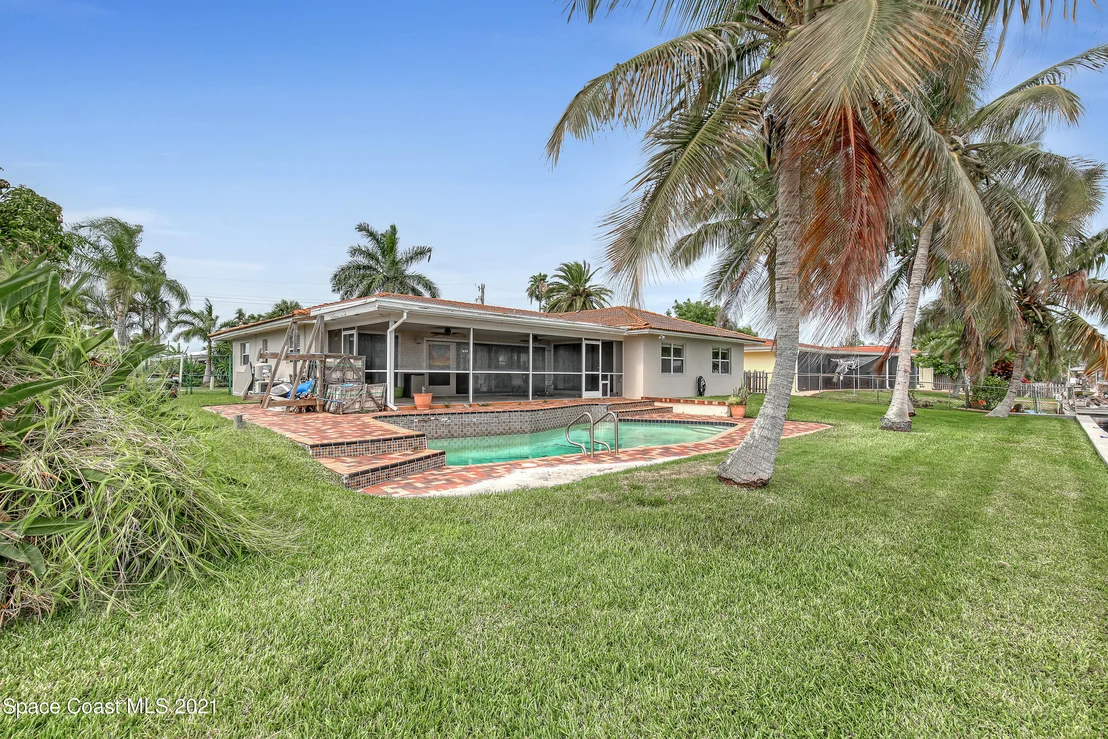 Photo of 375 Dorset Drive
