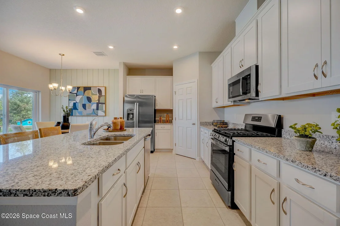 Photo of 1142 Banff Drive NE