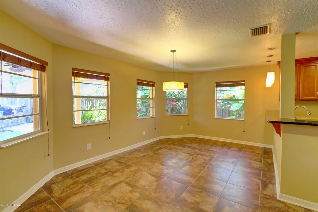 Photo of 940 Pelican Lane