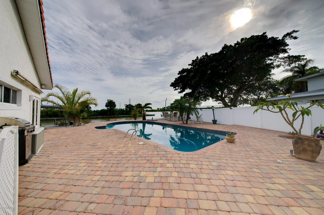 Photo of 469 Angelo Lane