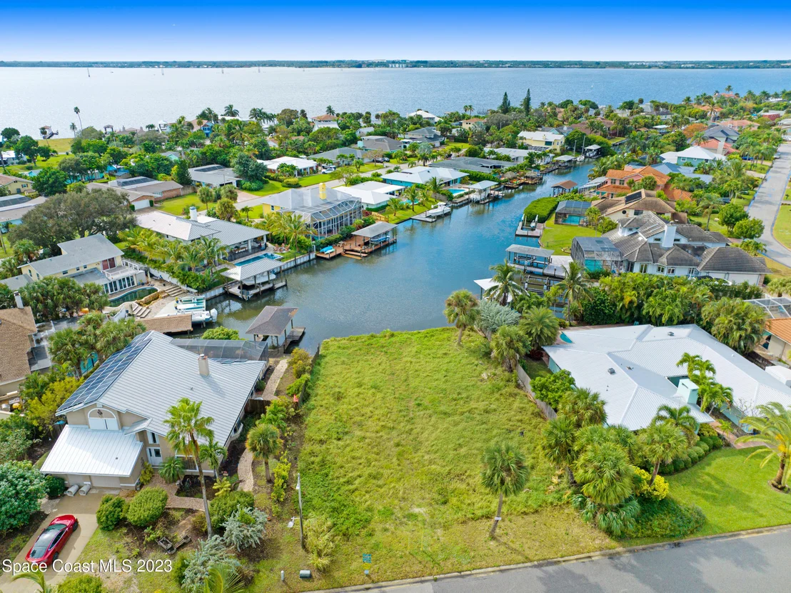 Photo of 394 River View Lane