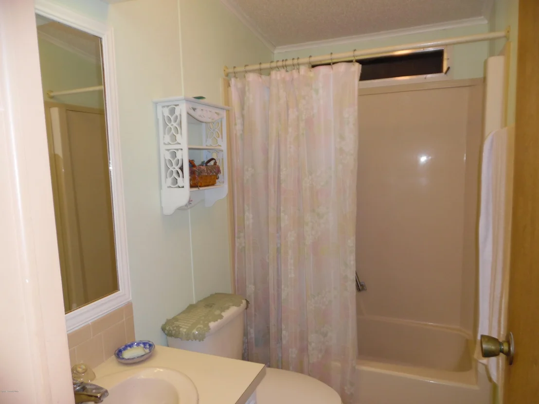 Photo of 5635 Algonquin Place