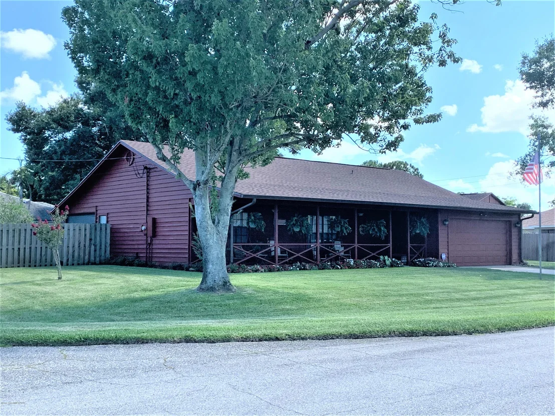 Photo of 5275 Devon Street