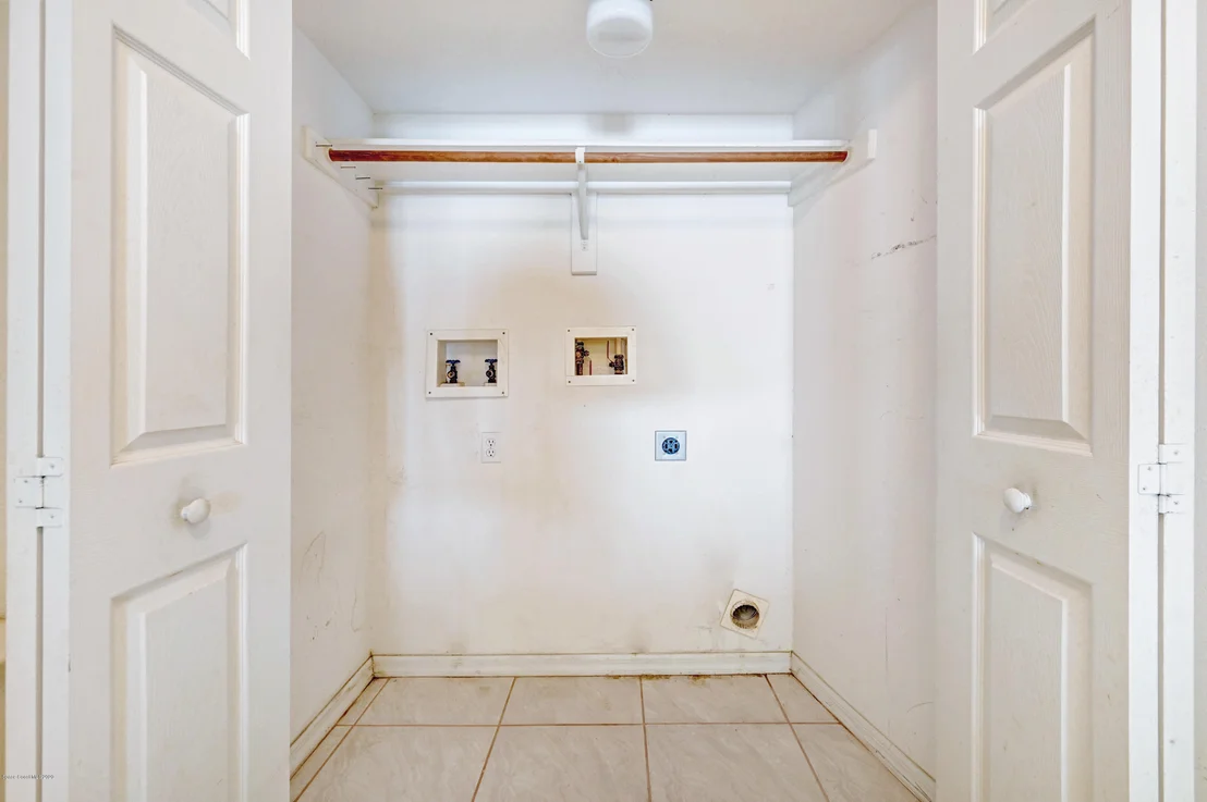 Photo of Unit 304 at 102 Riverside Drive