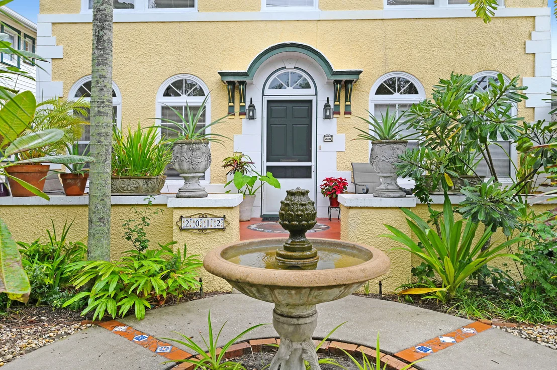 Photo of 2012 Waverly Place
