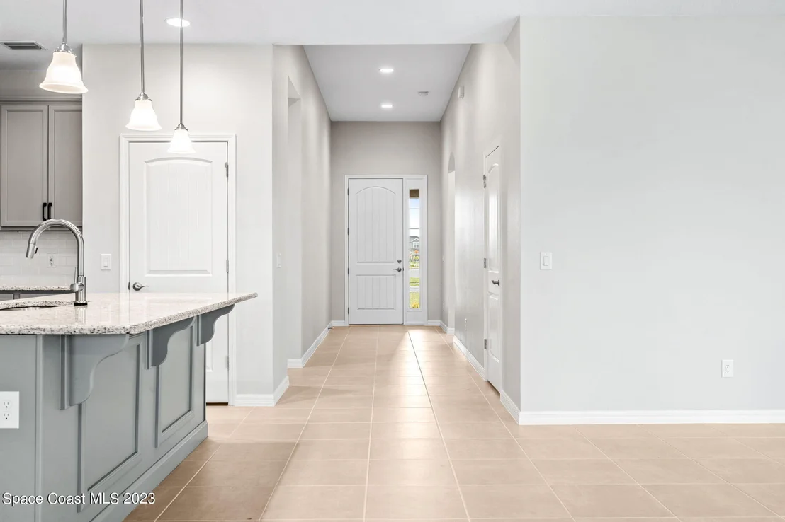 Photo of 8100 Lucent Court