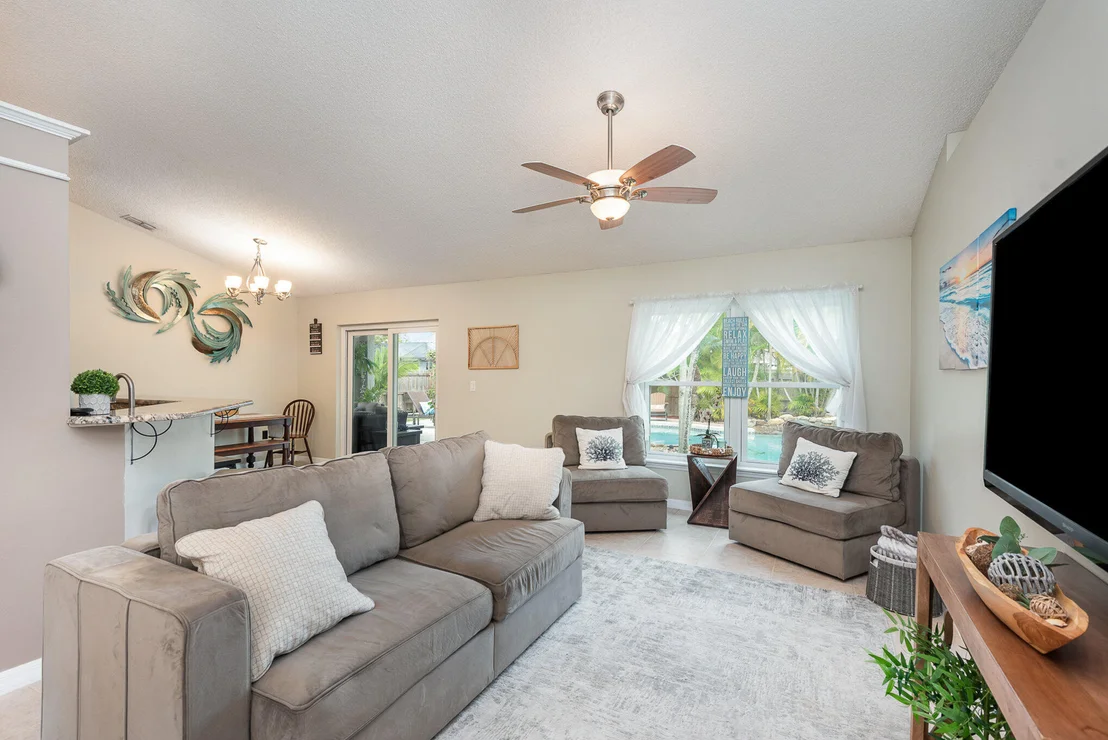 Photo of 2403 Mountain View Avenue