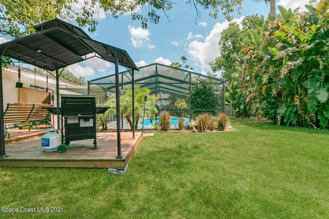 Photo of 5595 Fairbridge Street