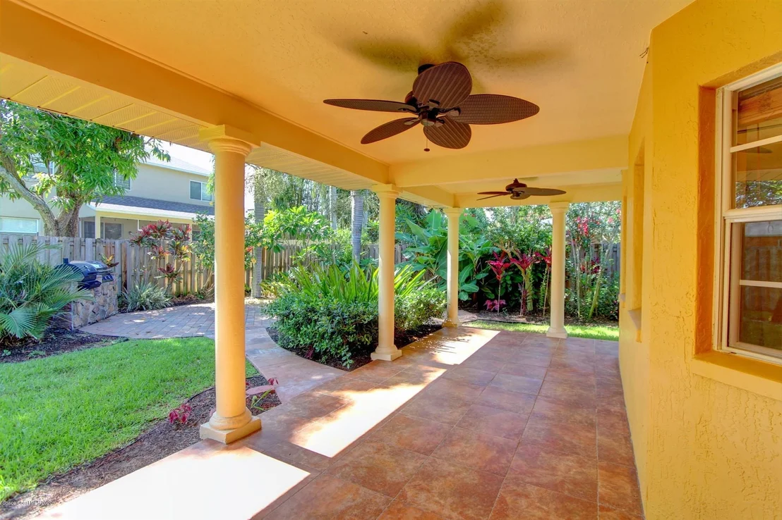 Photo of 940 Pelican Lane