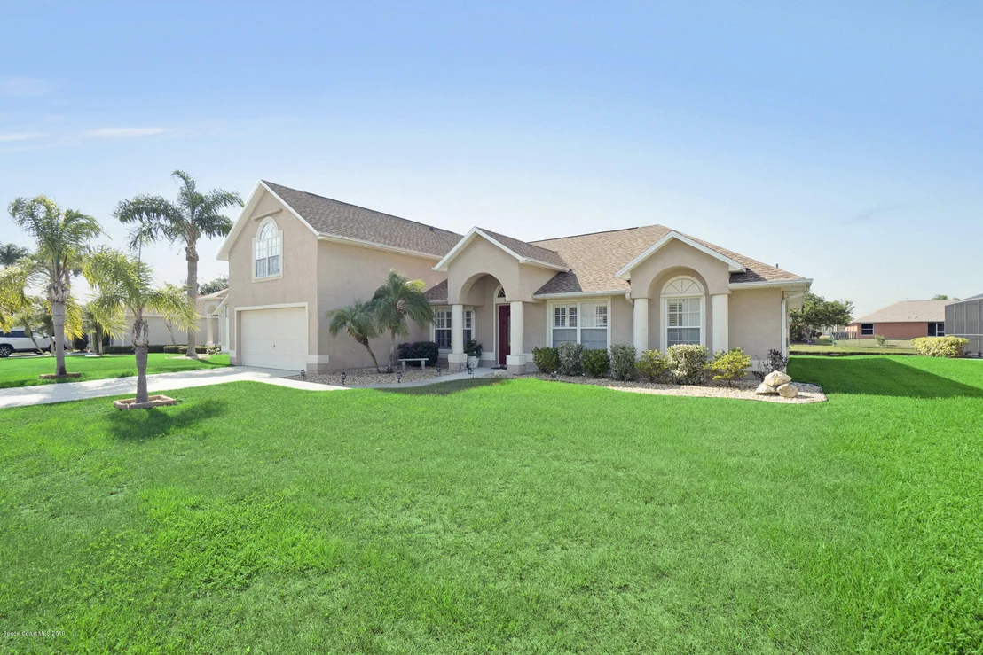 Photo of 968 Sabal Grove Drive