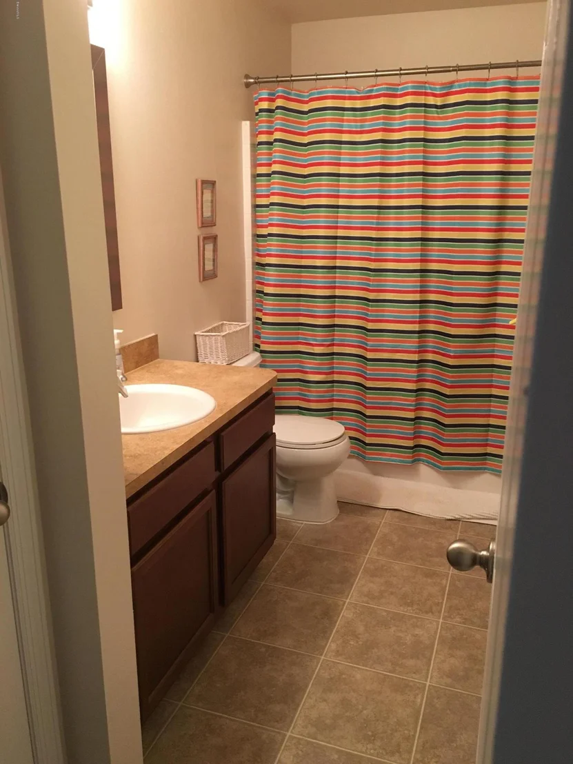 Photo of 325 SE Abernathy Circle
