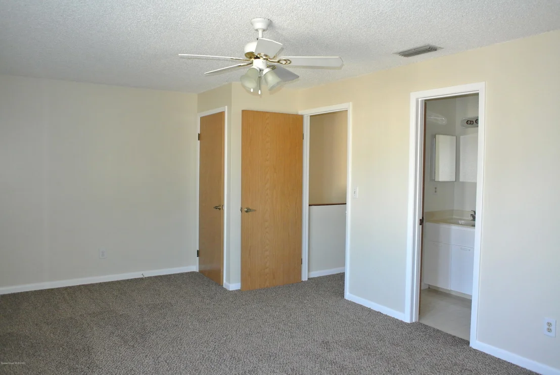 Photo of Unit D14 at 1880 Murrell Road