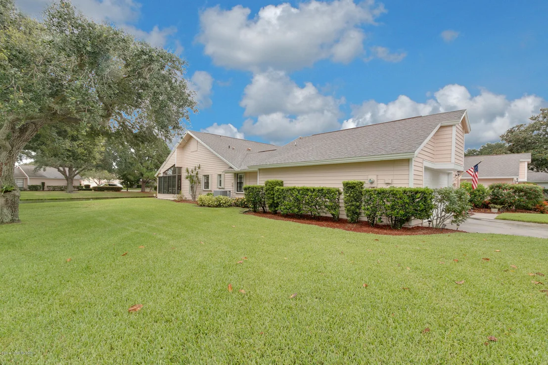 Photo of 906 Ridge Lake Drive