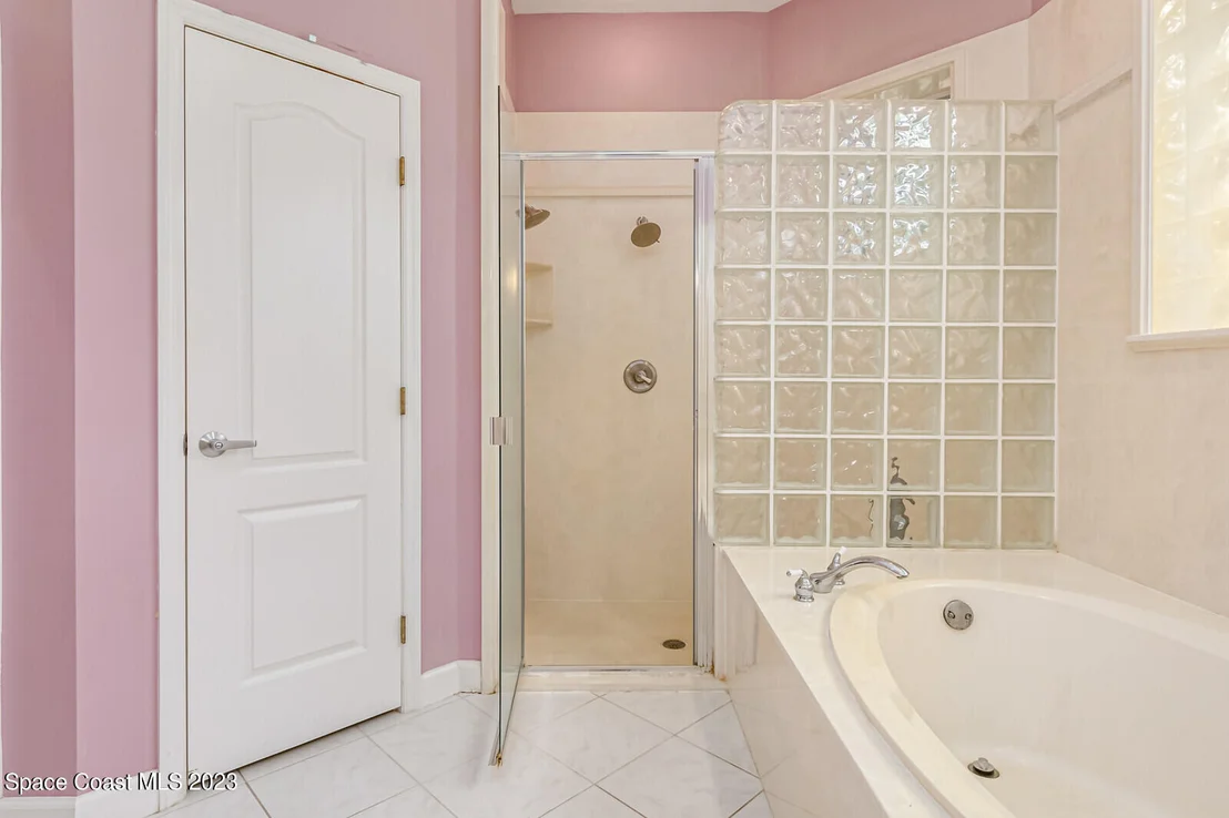 Photo of 2880 Grant Road