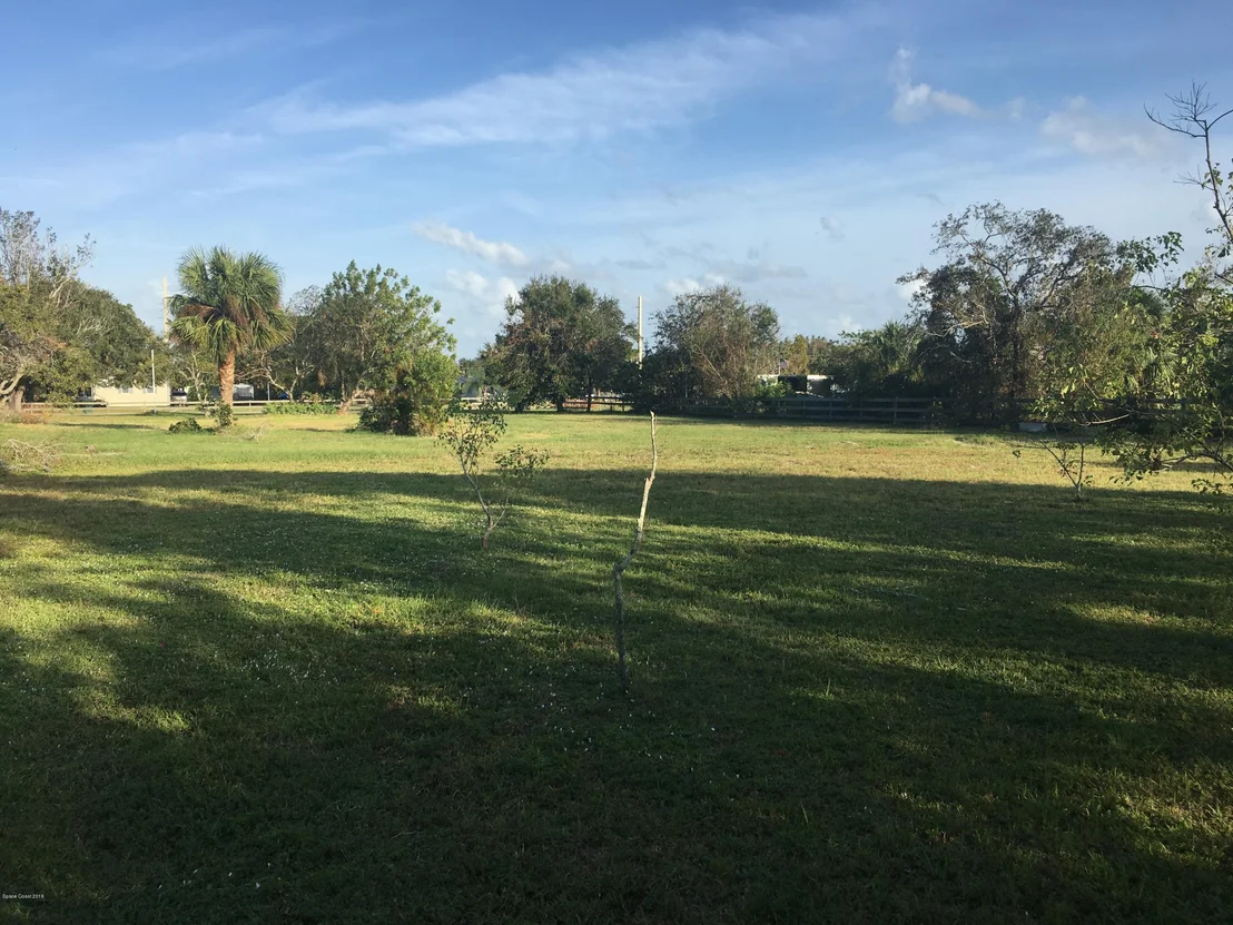 Photo of 8160 Woods