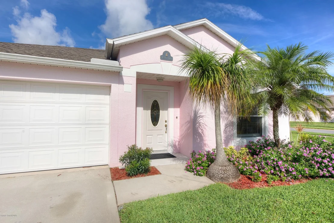 Photo of 976 Villa Drive
