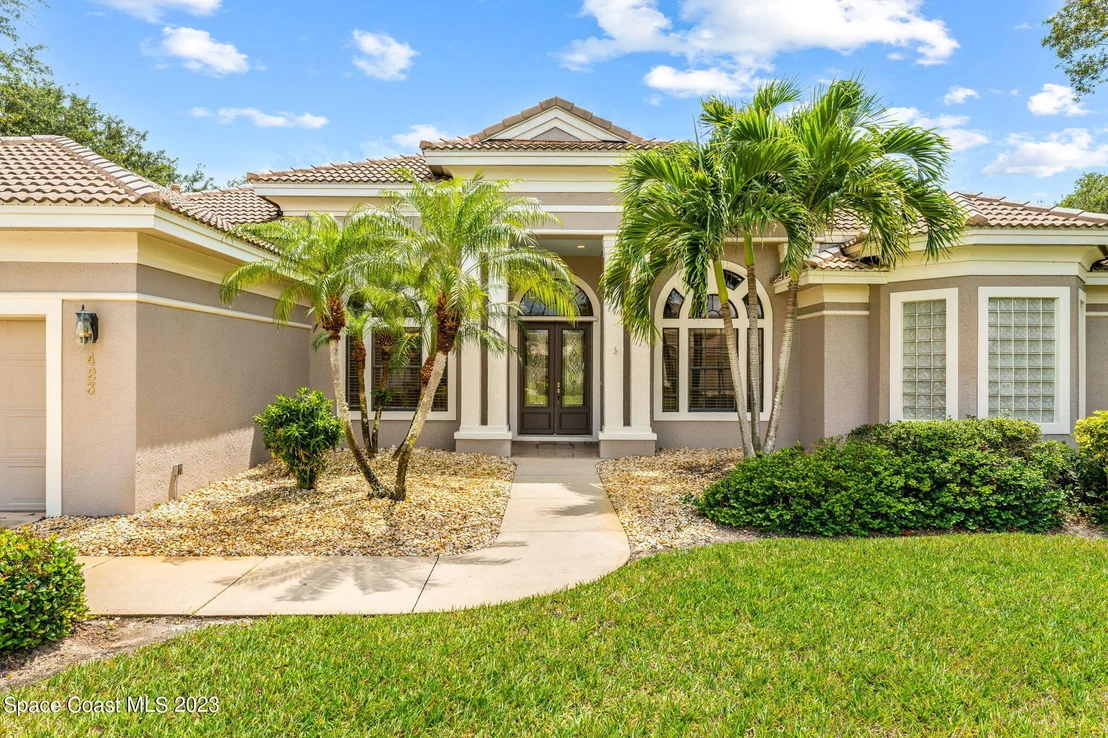 Photo of 423 Flanders Drive
