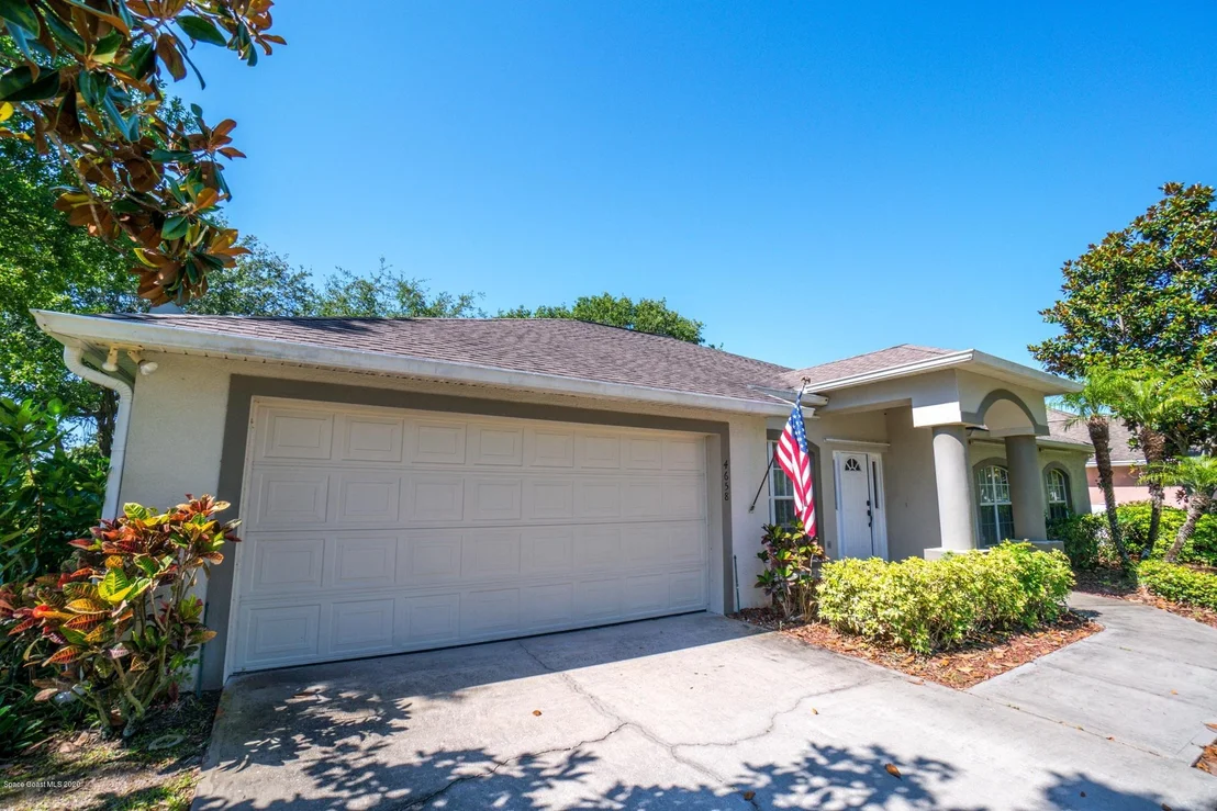 Photo of 4658 Alamanda Drive