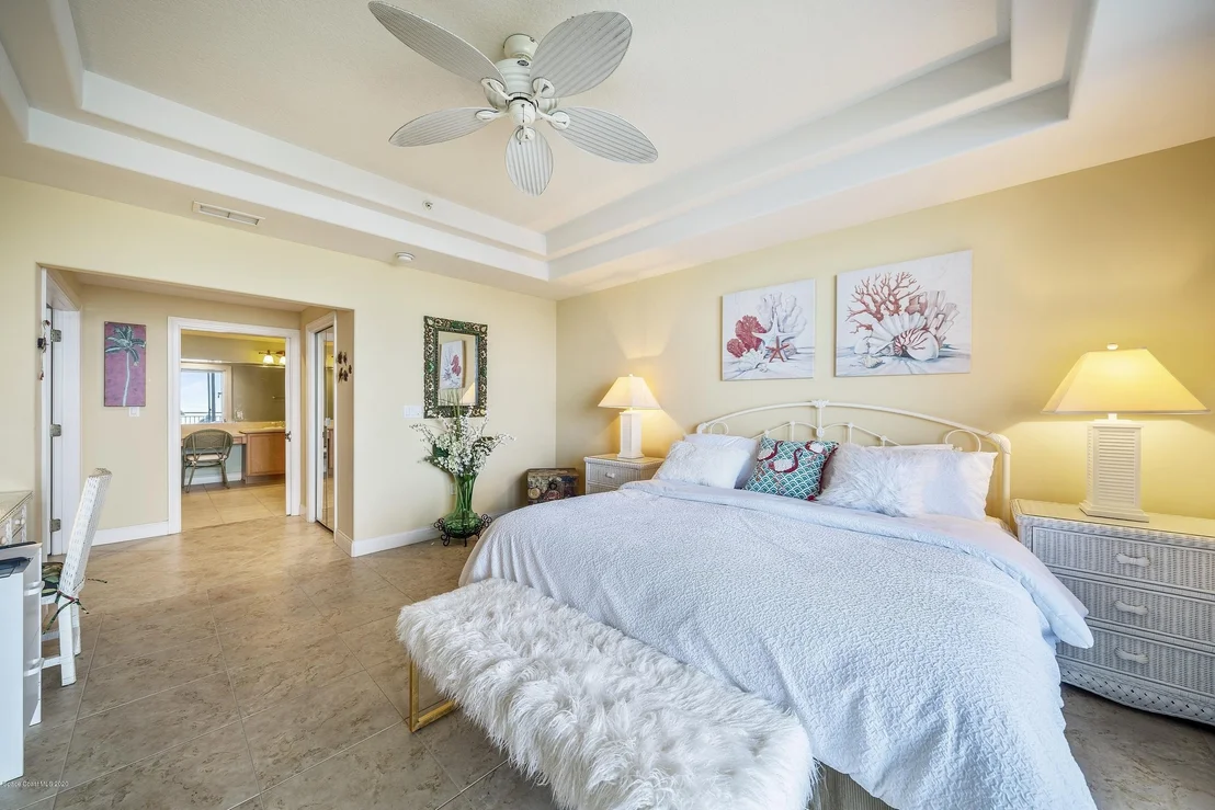 Photo of Unit 302 at 4975 Dixie Highway NE