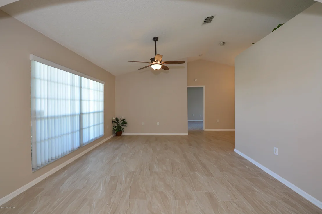 Photo of 1898 Fallon Boulevard NE
