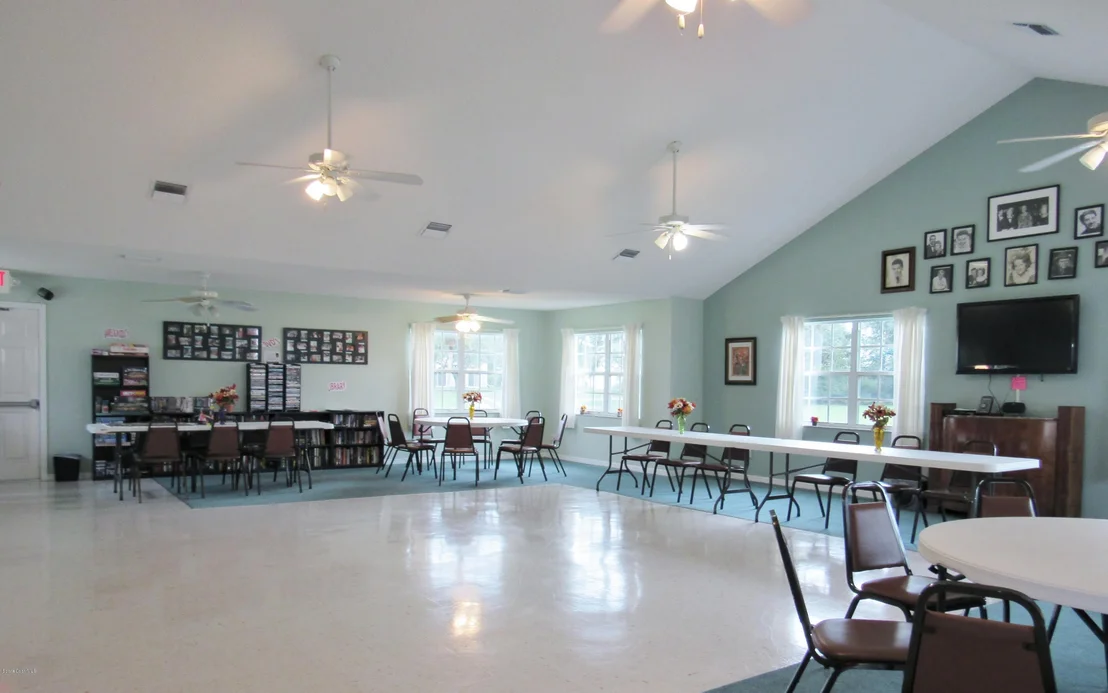 Photo of 975 Wateroak Drive NE