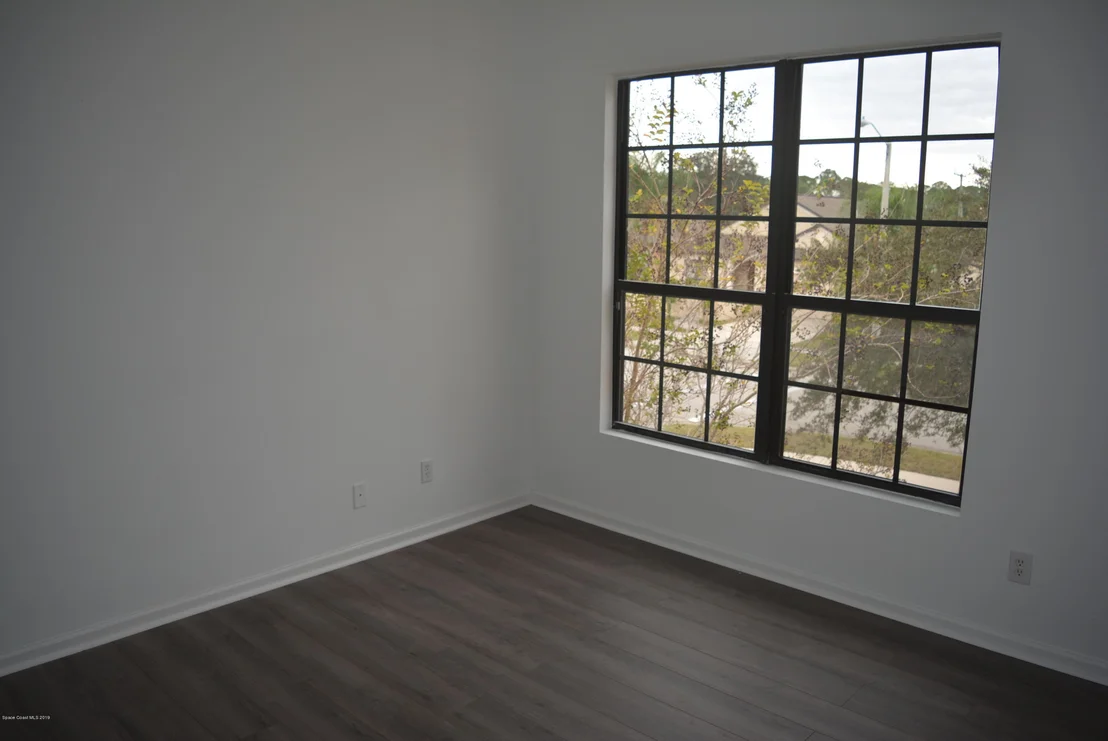 Photo of 1241 Bolle Circle