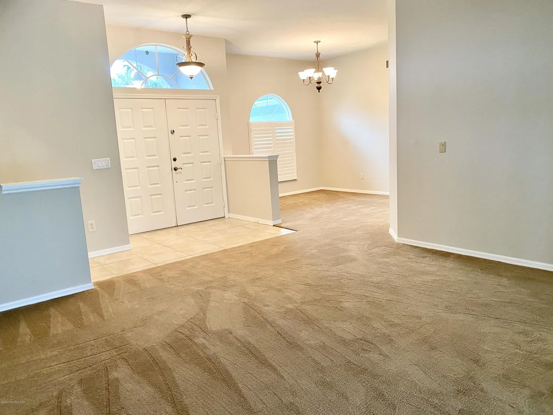 Photo of 1191 Meadowbrook Road NE