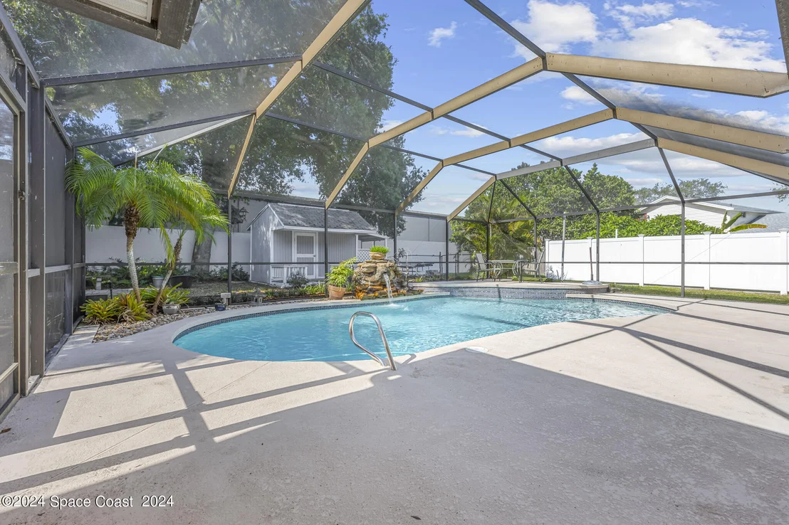 Photo of 319 Howard Lane