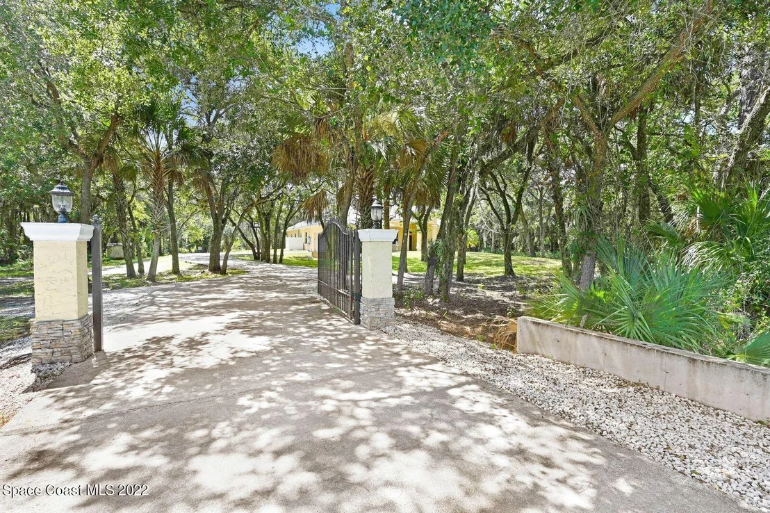 Photo of 1170 Adamson Road