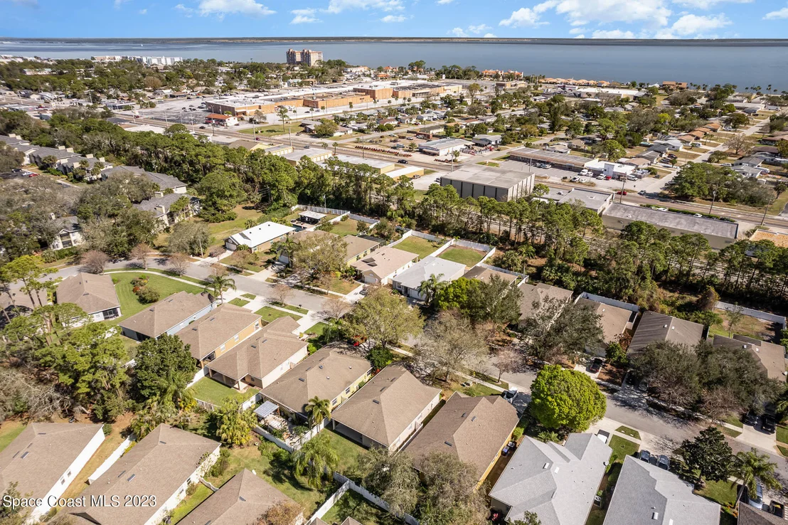 Photo of 402 Waterside Circle