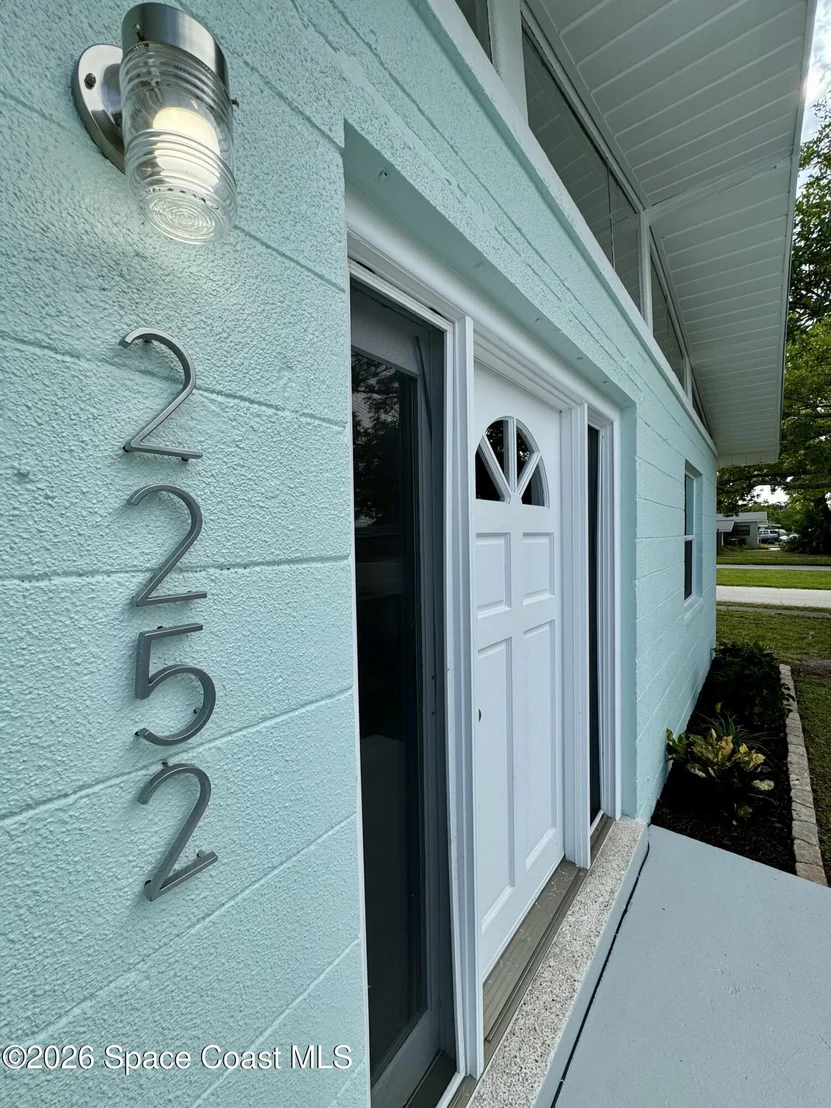 Photo of 2252 Laden Road