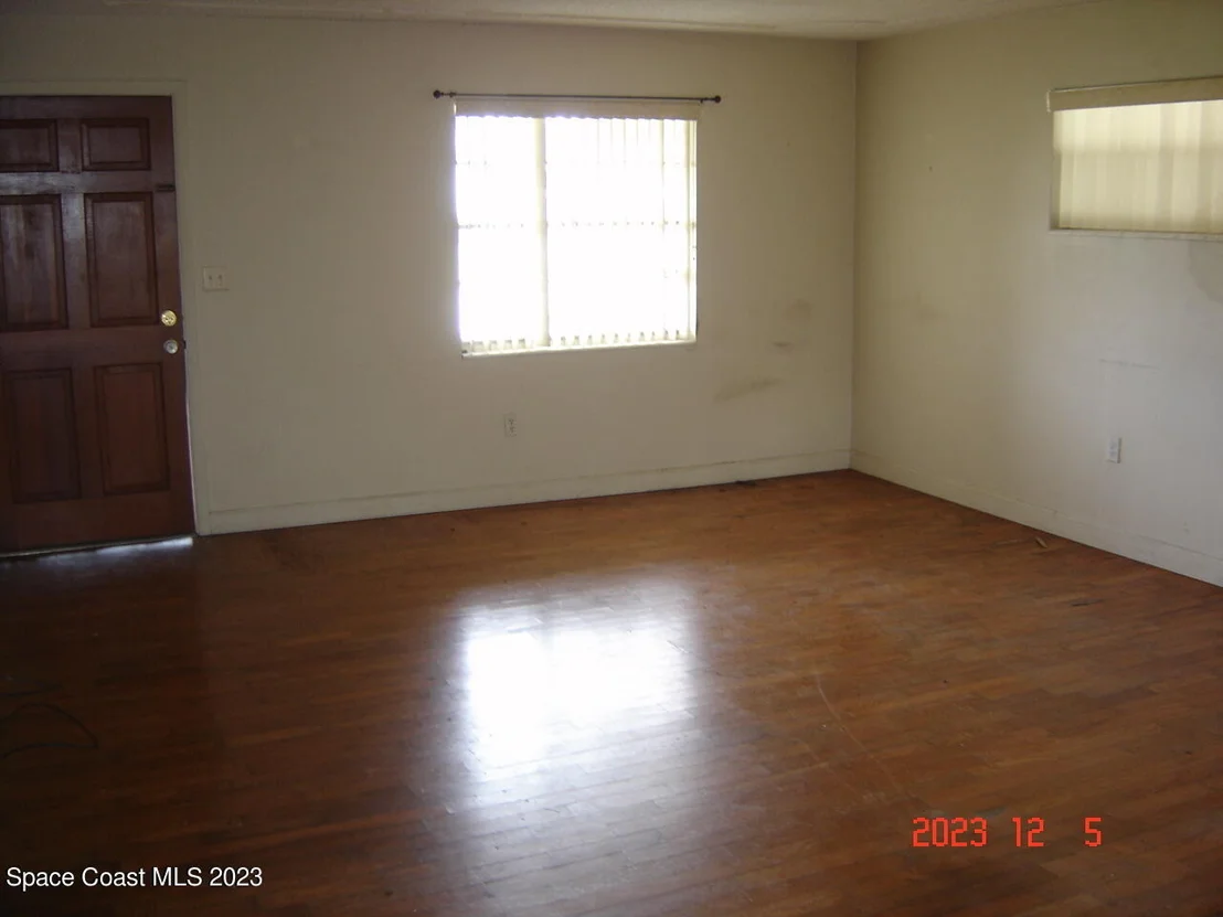 Photo of 2481 Victor Road