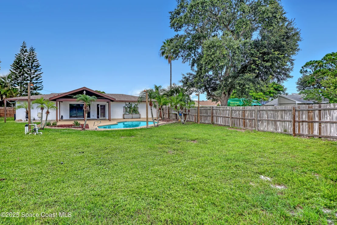 Photo of 210 Applewood Circle