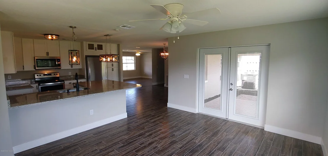 Photo of 2187 Montgomery Road