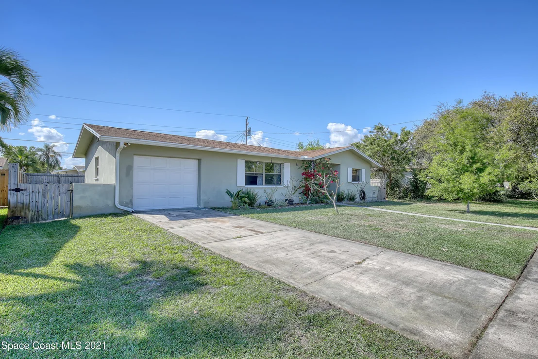 Photo of 1713 Golfview Drive