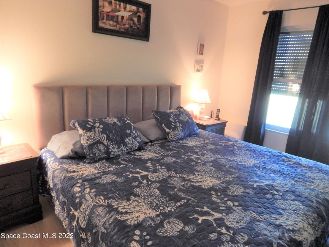 Photo of 1638 Riviera Drive NE